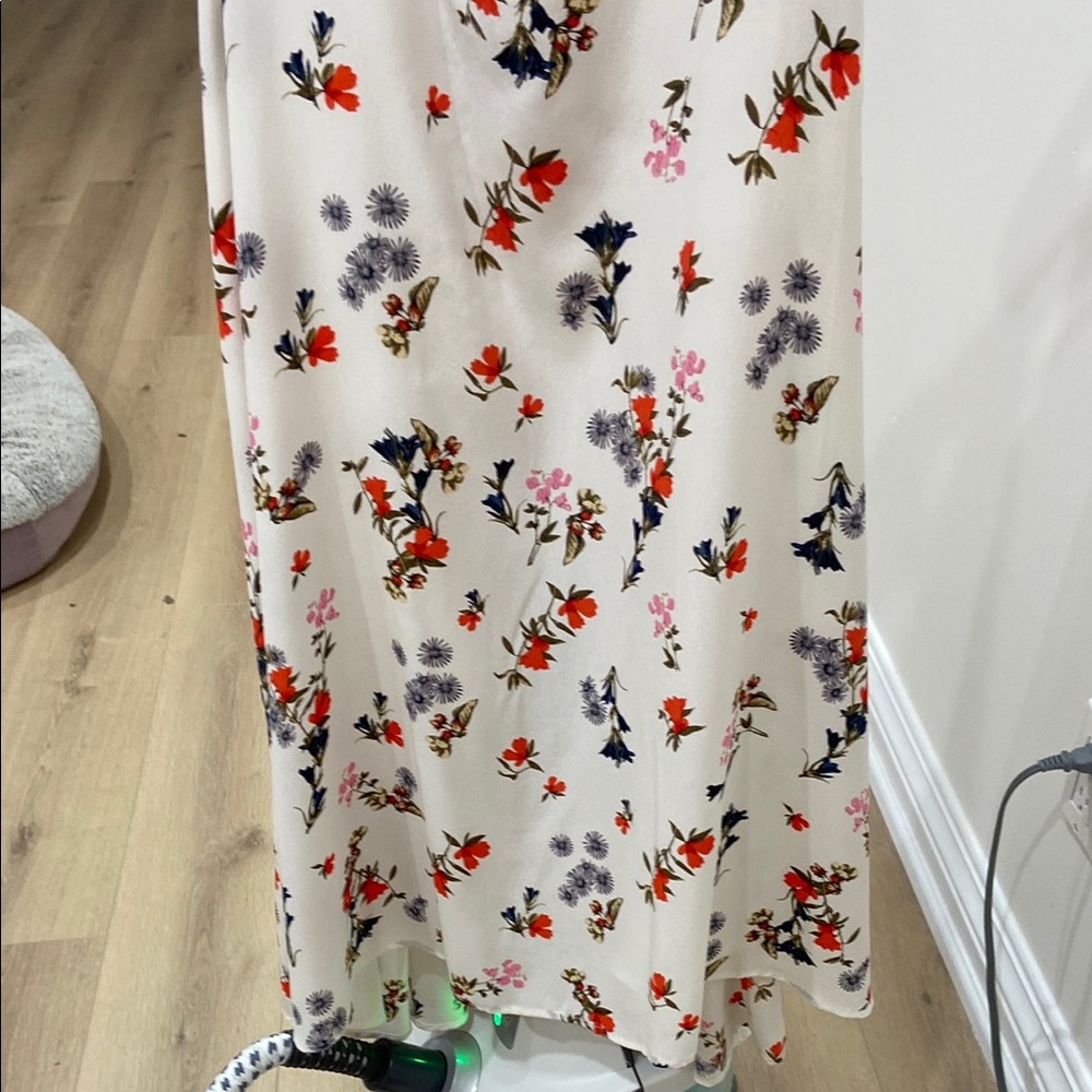 Club Monaco Floral Print Midi Dress in Pure Silk - Picture 9 of 12